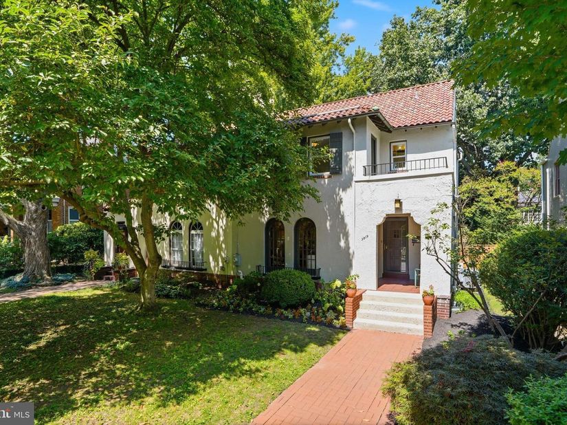 3819 Veazey Street NW, Washington DC 20016