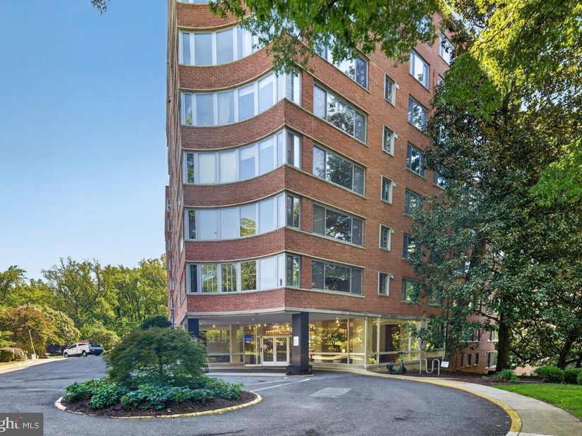 4200 Cathedral Avenue NW 106, Washington DC 20016