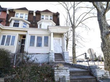 1940 W Erie Avenue