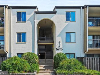 625 Center Street