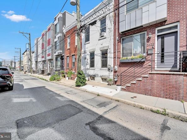 2620 Collins Street, Philadelphia PA 19125