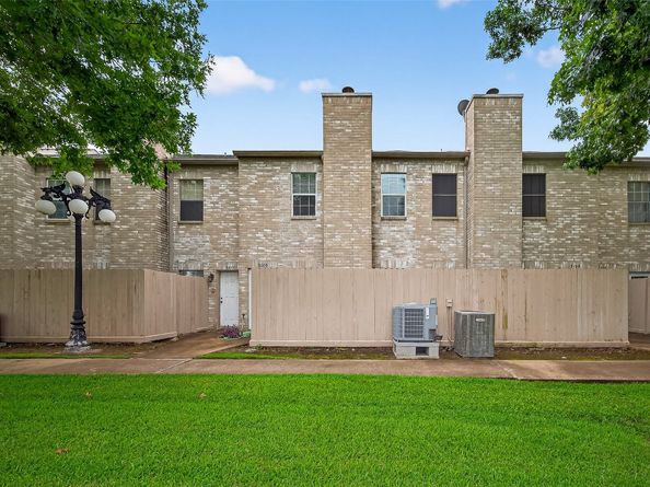 3200 Holly Hall Street 3200, Houston TX 77054