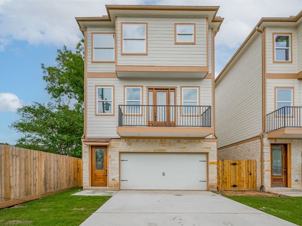 2206 Hoskins Drive, Houston TX 77080