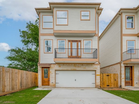 2206 Hoskins Drive, Houston TX 77080