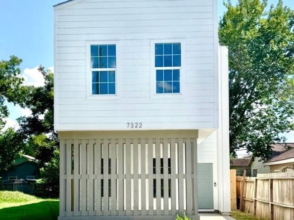7322 Laredo Street, Houston TX 77020