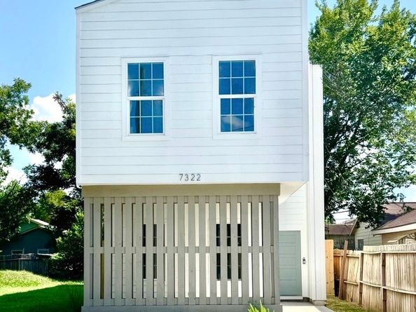 7322 Laredo Street, Houston TX 77020
