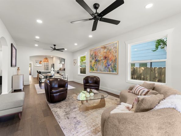 112 Goldenrod Street, Houston TX 77009