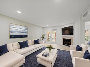 11201 Lynbrook Drive