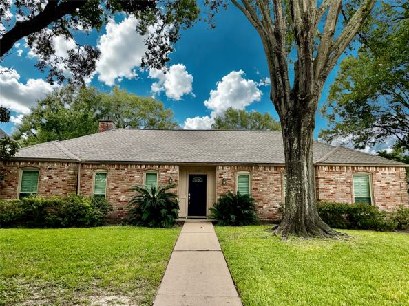 3103 Fairway Drive, Sugar Land TX 77478