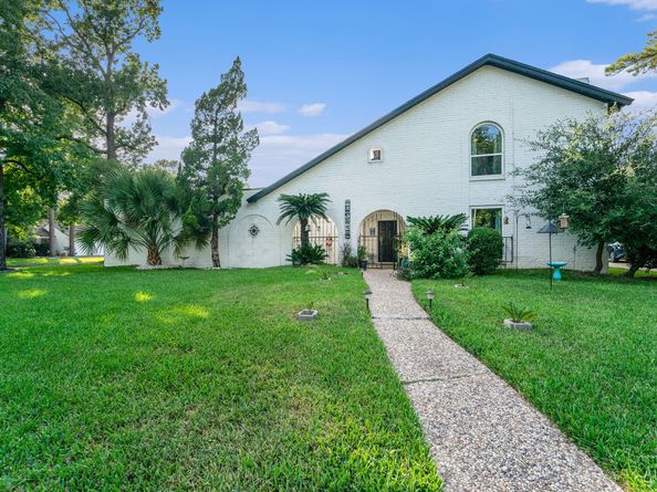 5814 Theall Road, Houston TX 77066