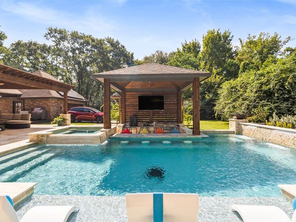 10 Holly Tree Lane, Spring TX 77373