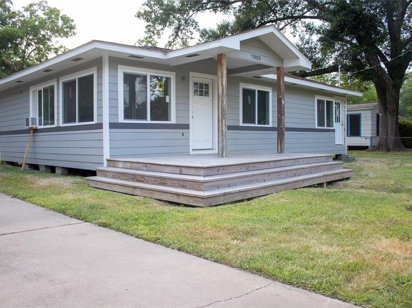 7003 Hoffman Street, Houston TX 77028
