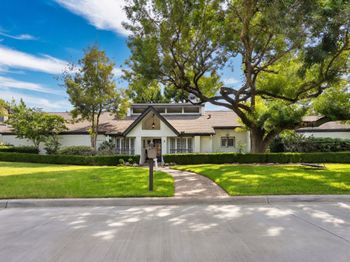 2 Wild Oak Circle
