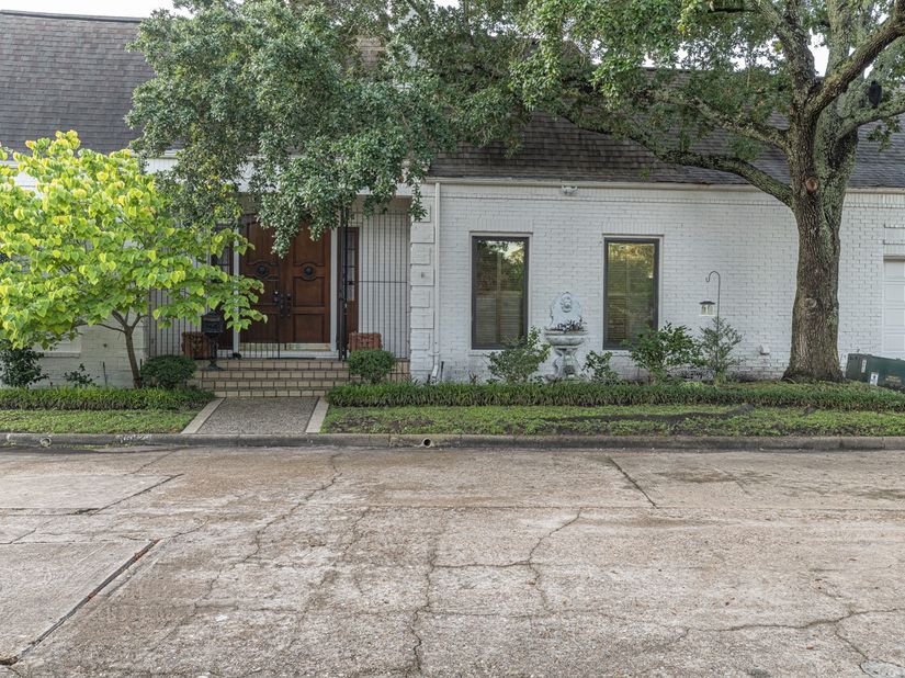 9682 Longmont Drive, Houston TX 77063
