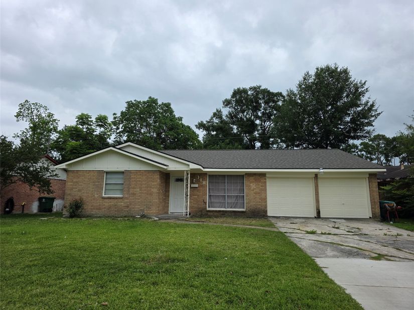 118 Outlook Drive, Houston TX 77034
