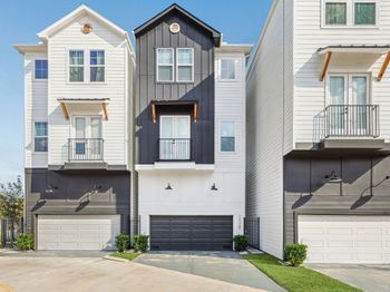 2826 Versailles Oak Lane