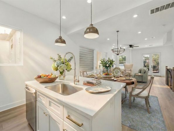 2826 Versailles Oak Lane, Houston TX 77092