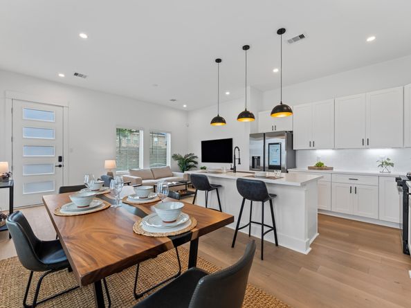 328 Neyland Street, Houston TX 77022