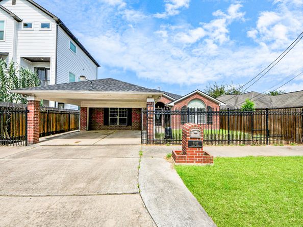 5920 Conley Street, Houston TX 77021