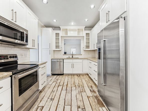 854 Augusta Drive 854, Houston TX 77057