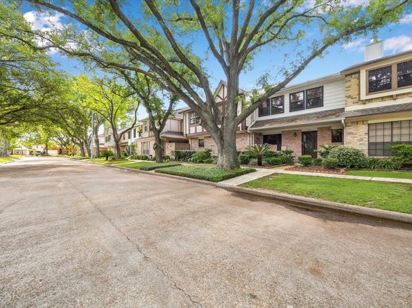 1323 Reddleshire Lane 1323, Houston TX 77043
