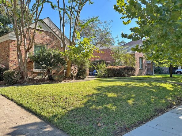 6719 Meadowlawn Street, Houston TX 77023