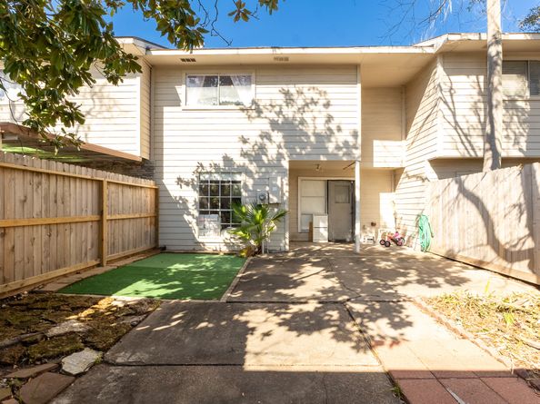 7965 Kendalia Drive, Houston TX 77036