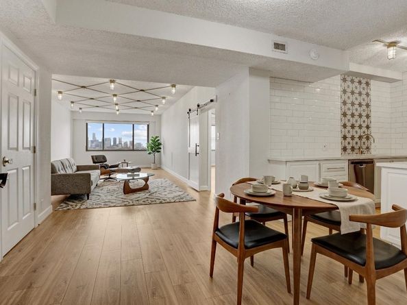 1400 Hermann Drive 15D, Houston TX 77004