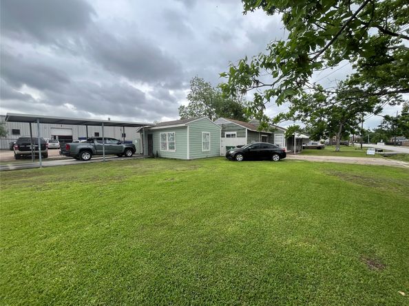 2836 Cochran Street, Houston TX 77009