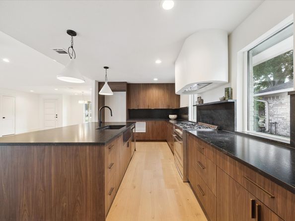 6110 Yarwell Drive, Houston TX 77096