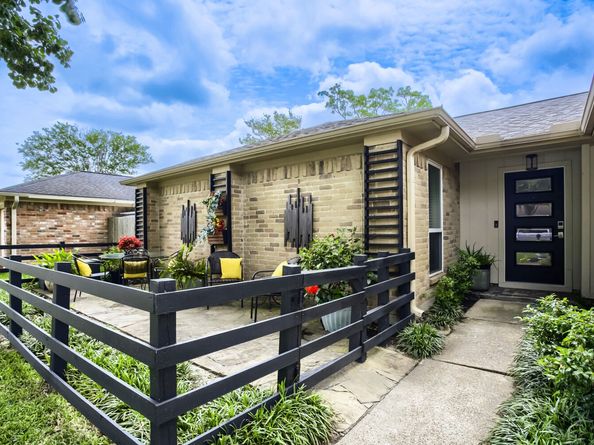 442 Elder Vista Drive, Houston TX 77598