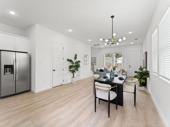 7128 Avenue Q