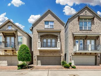 8418 Oak Leaf Point Drive