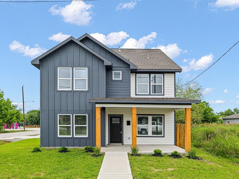 8203 Gladstone Street, Houston TX 77051