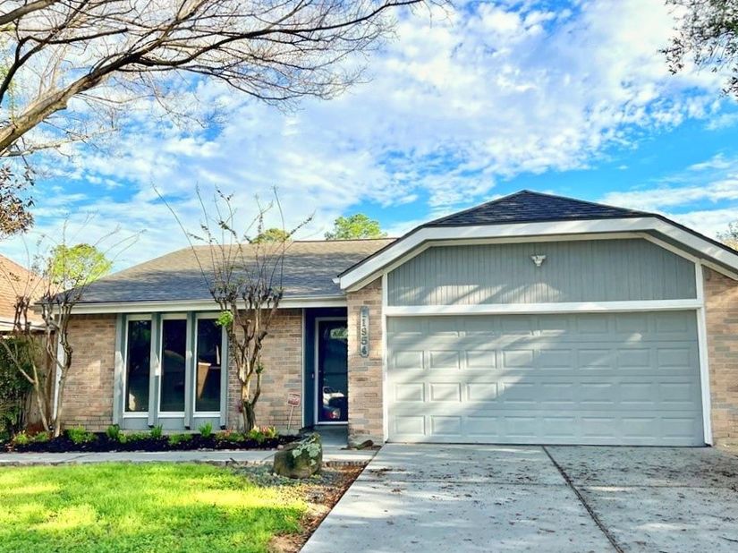 11954 Brook Meadows Lane, Meadows Place TX 77477