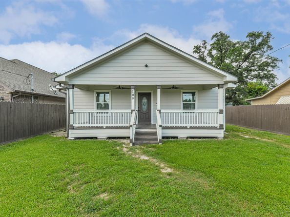 109 Neyland Street, Houston TX 77022
