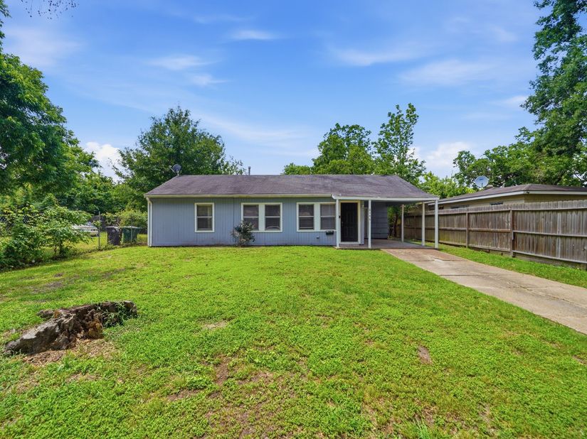 8146 Panay Drive, Houston TX 77033