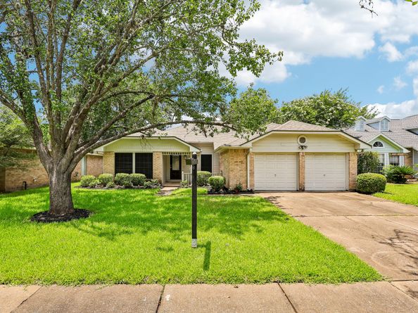 3222 Kempwood Drive, Sugar Land TX 77479