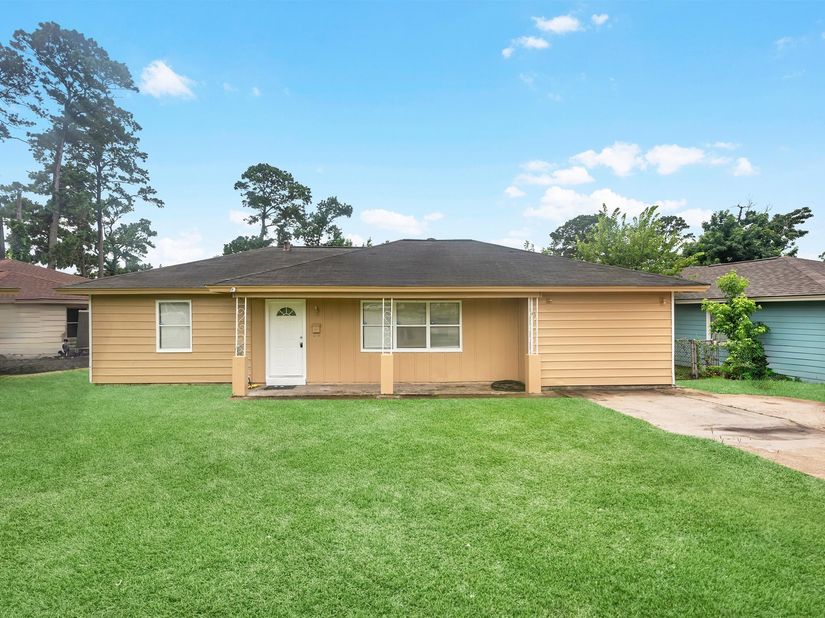 838 Rosewick Street, Houston TX 77015