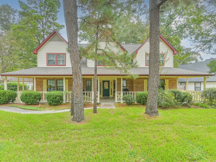 6 Amara Court, The Woodlands TX 77381