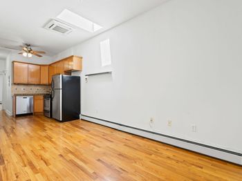 349 7th St