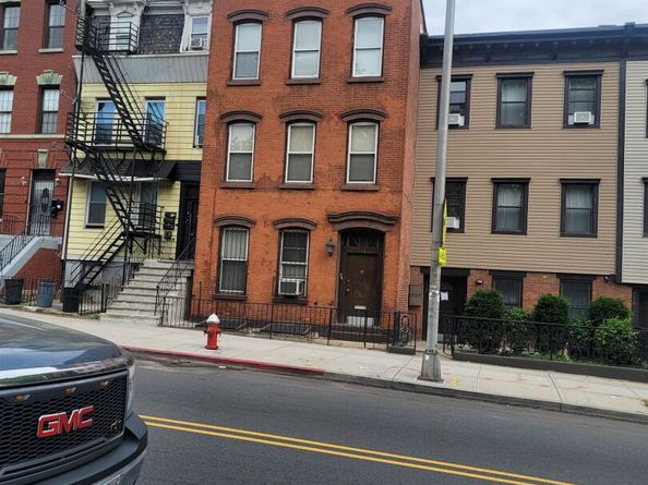 774 Grand St, Jersey City NJ 07304
