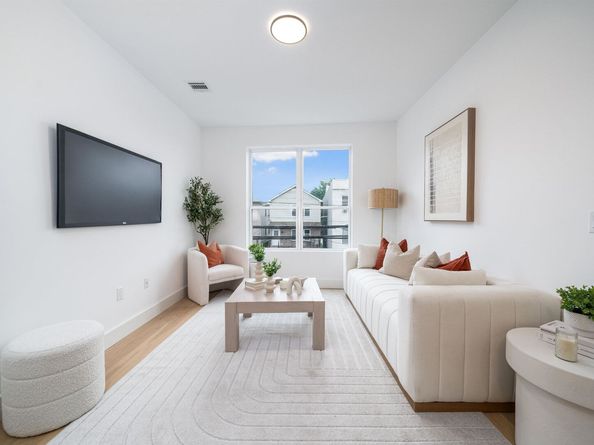 649 38th St 419, Union City NJ 07087