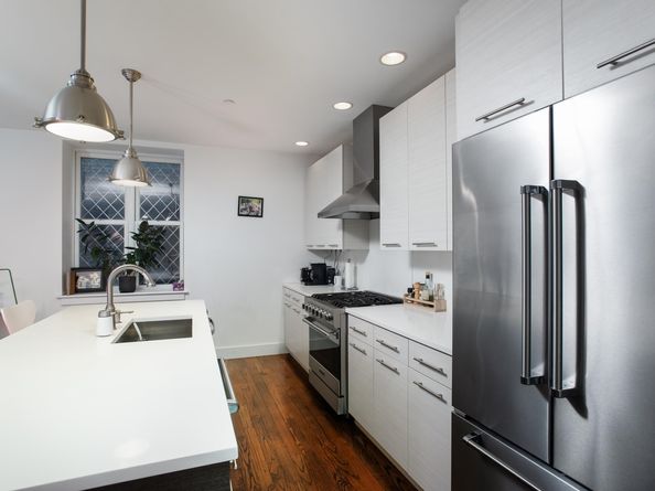 304 Pavonia Ave 202, Jersey City NJ 07302