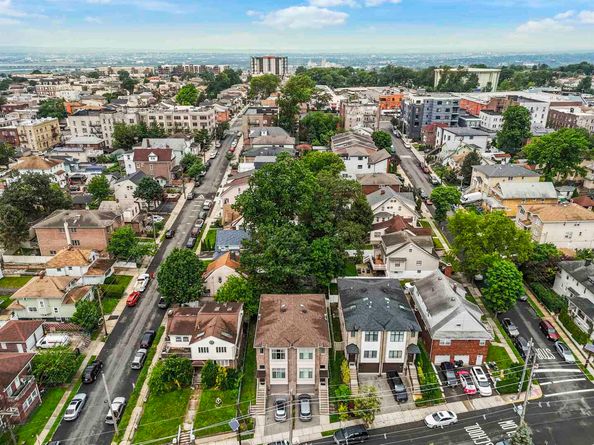 405 Commercial Ave, Cliffside Park NJ 07010