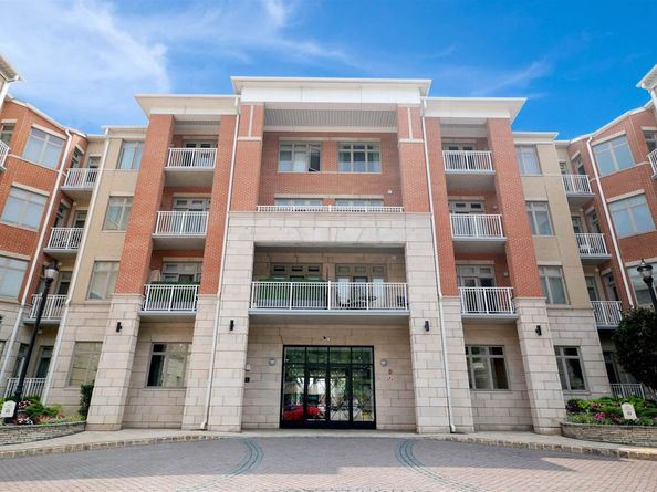 7400 River Rd 316, North Bergen NJ 07047