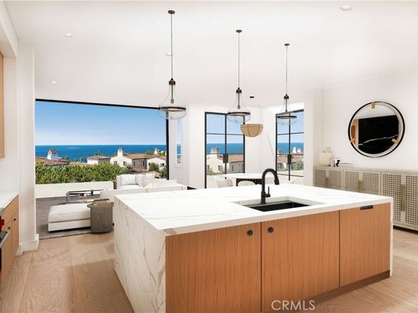 28 Surfspray Bluff, Newport Coast CA 92657