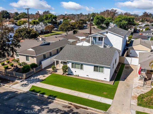 6025 Bellflower, Lakewood CA 90713