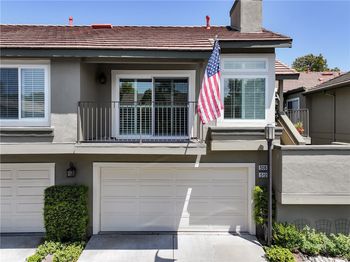 512 S Hollydale