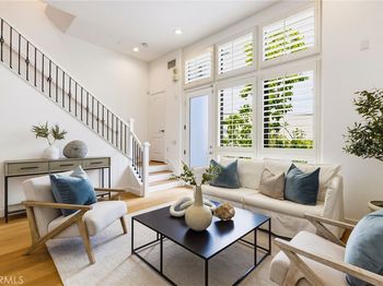 5401 W 149th Place